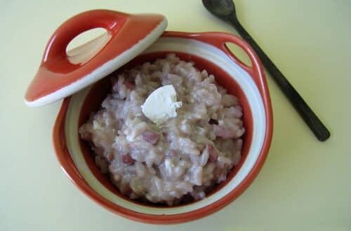 Risotto chèvre lardons au vin rouge