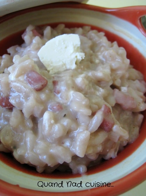 Risotto chèvre lardons au vin rouge