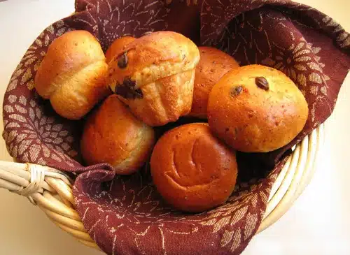 Briochettes aux noisettes et pépites de chocolat ou fourrées au Nutella