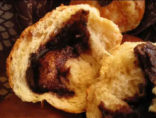 Briochettes aux noisettes et pépites de chocolat ou fourrées au Nutella