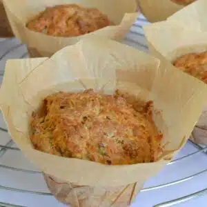 Muffins à la saucisse aux herbes et au cumin