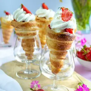 Cornets feuilletés aux fraises