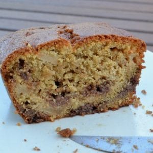 Cake à l'amande pommes et pépites de chocolat