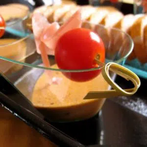 Verrines de panna cotta au pesto rosso