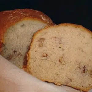 Pain aux noix et au romarin