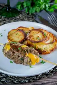 brochettes de boeuf au cheddar et pommes anna