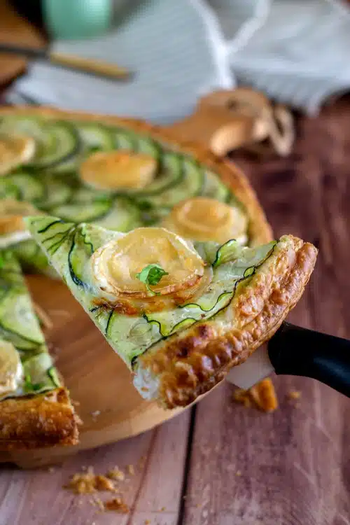 tarte fine courgettes chèvre & pesto