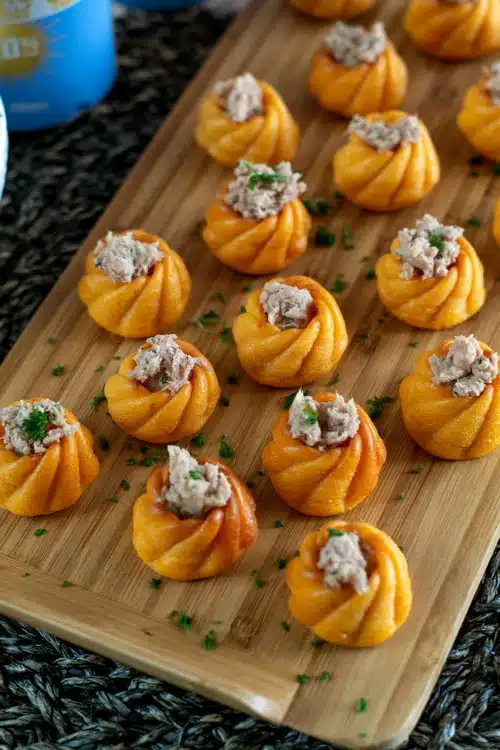 mini spirales à la tomate et aux rillettes