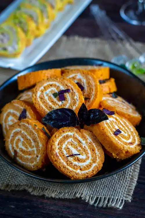 Roulé à la tomate et fromage ail et fines herbes