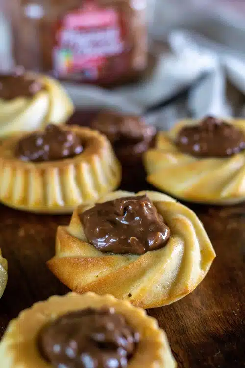 Twists aux blancs d'oeufs et beurre de cacahuètes
