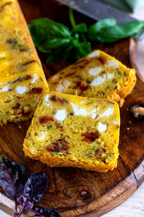 cake aux tomates séchées et feta
