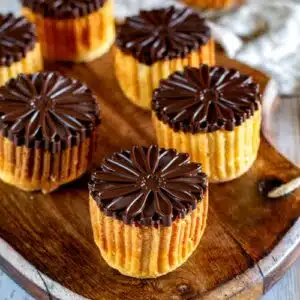 gâteaux moelleux en coque de chocolat