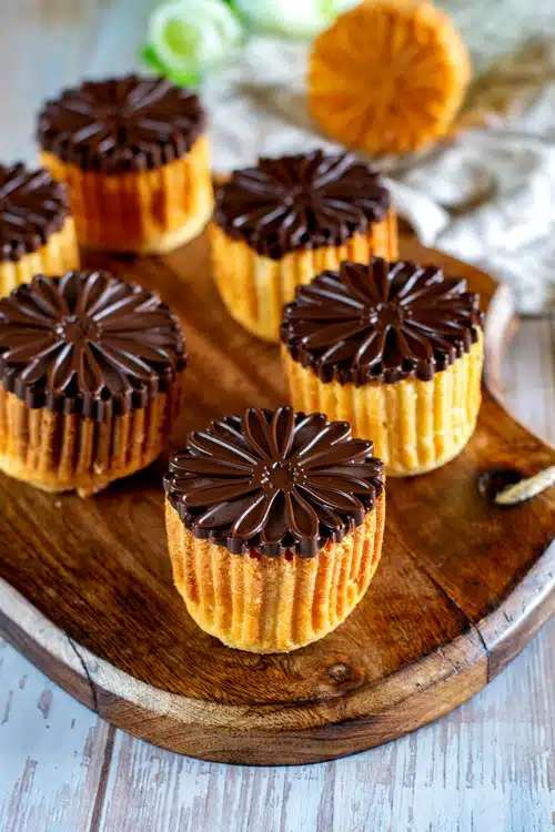 gâteaux moelleux en coque de chocolat